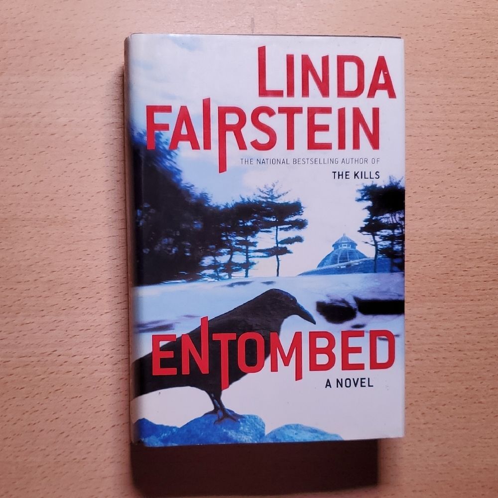 Entombed By Linda Fairstein‎ Crime Novel - Hard Copy 🌎5/$10🌏